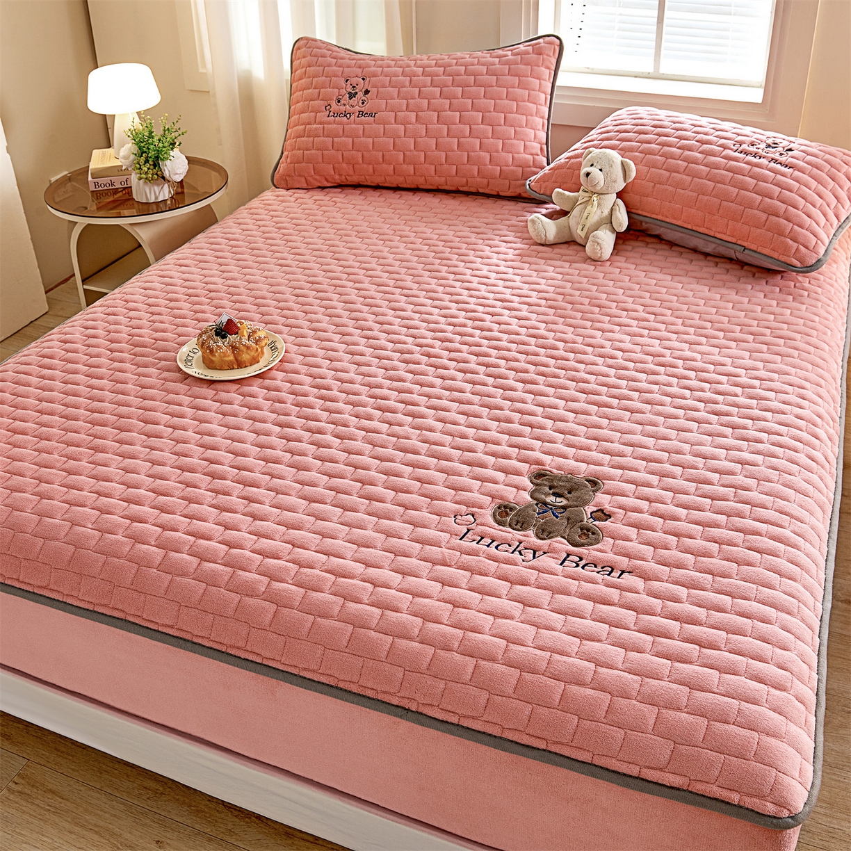 91家纺网 家纺一手货源 找家纺 （总）天之澜家纺 2025新款新棉绒床笠--幸运熊