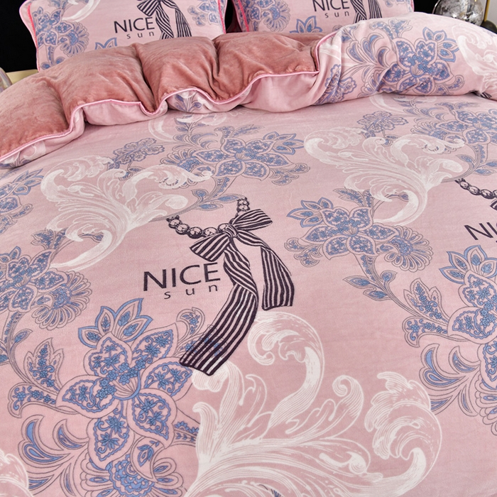 91家纺网 家纺一手货源 找家纺 诺梵家纺 2025新款8斤加厚保暖金貂绒牛奶绒印花四件套豆蔻年华