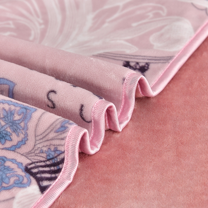 91家纺网 家纺一手货源 找家纺 诺梵家纺 2025新款8斤加厚保暖金貂绒牛奶绒印花四件套豆蔻年华