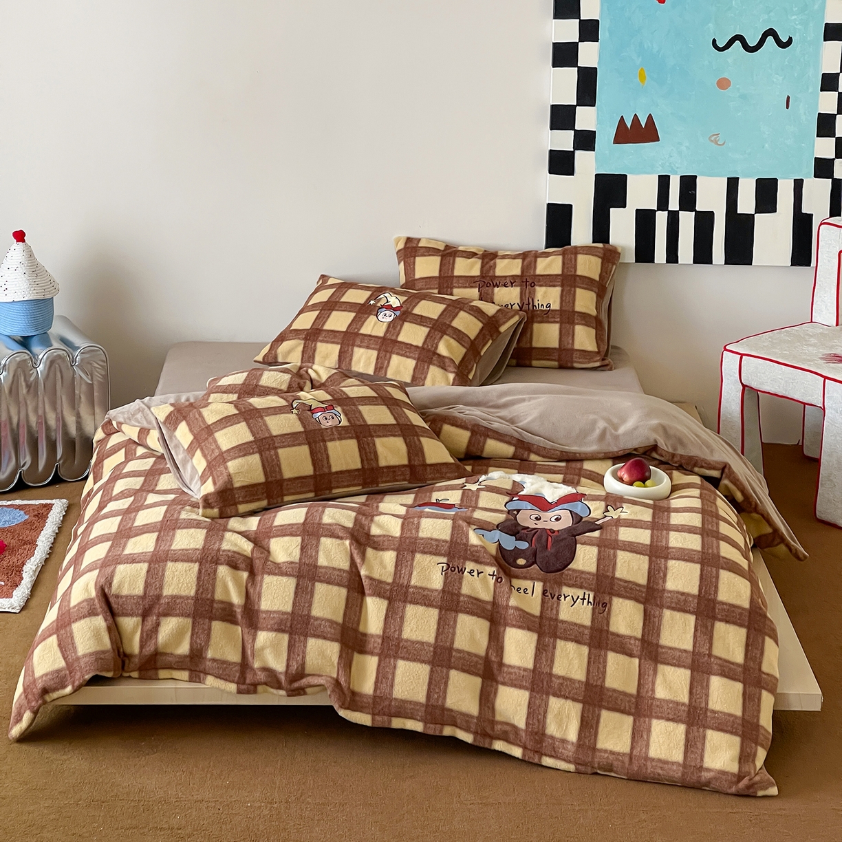 91家纺网 家纺一手货源 找家纺 （总）桃子家居 2025新款A类高级仿生绵羊绒兔毛贴布绣刺绣工艺卡通少女加厚牛奶绒系列四件套