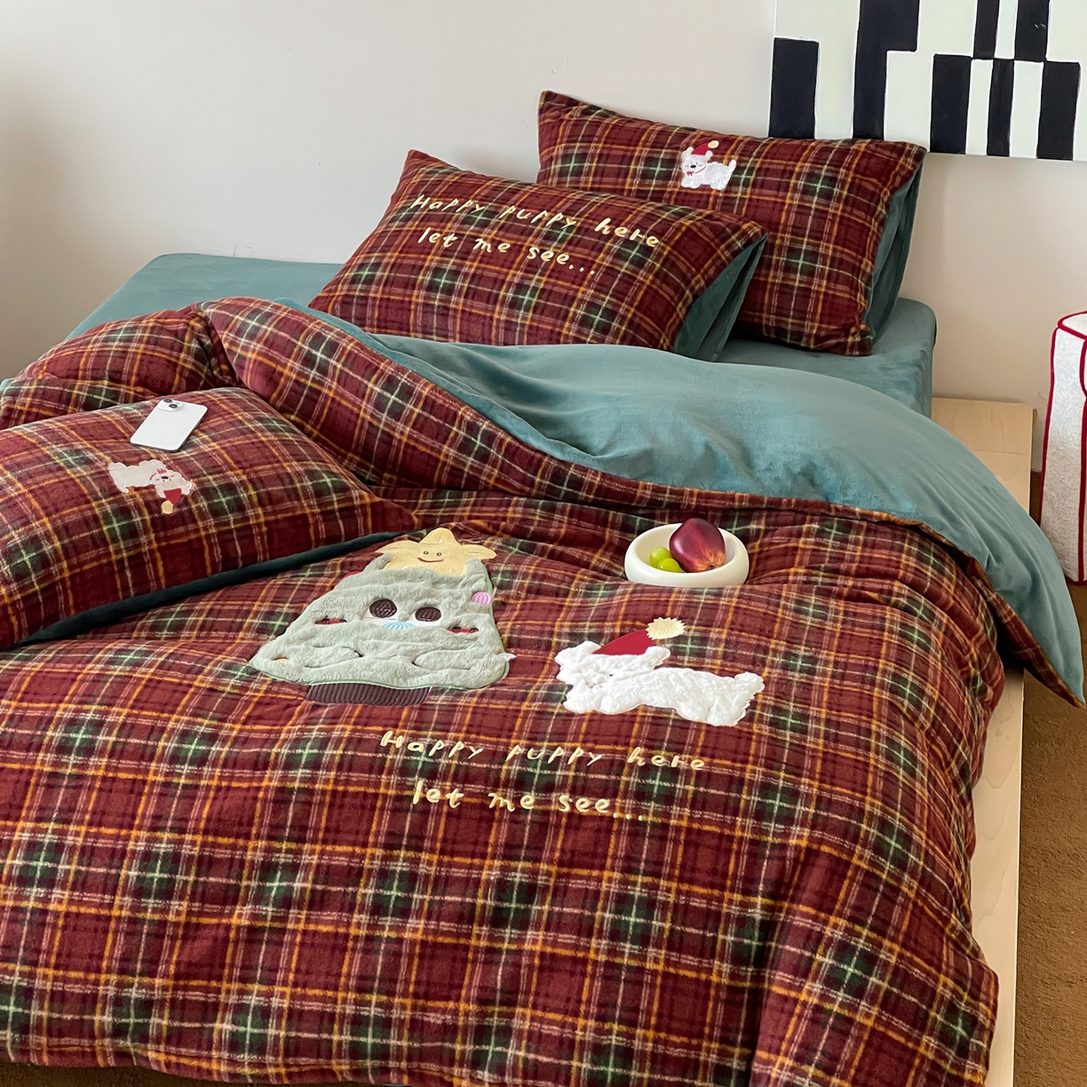 91家纺网 家纺一手货源 找家纺 桃子家居 2025新款A类高级仿生绵羊绒兔毛贴布绣刺绣工艺卡通少女加厚牛奶绒系列四件套 绵羊绒-圣诞小狗