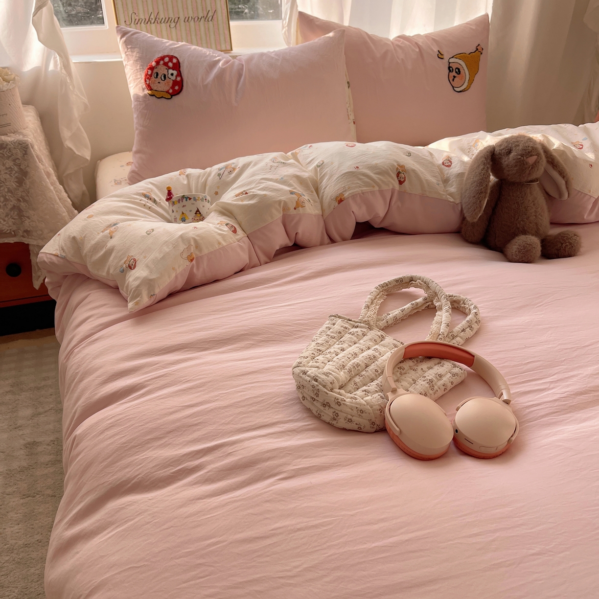 91家纺网 家纺一手货源 找家纺 凯洛奇 2026新款A类卡通豹纹毛巾绣软糯糯水洗棉四件套（提供买家秀） 快乐时光