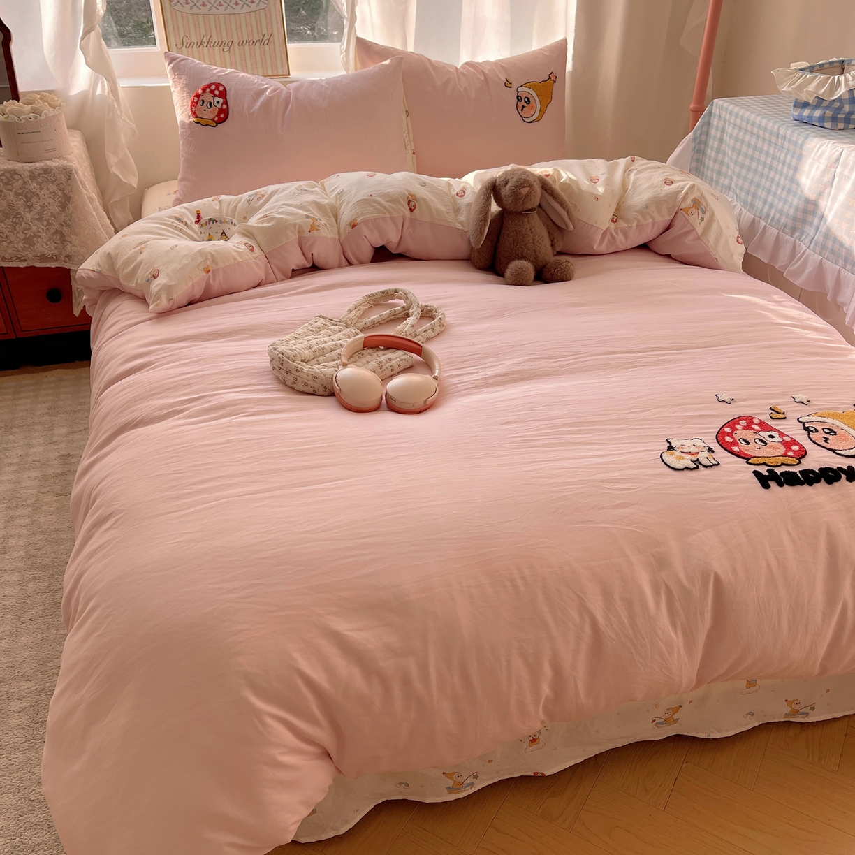 91家纺网 家纺一手货源 找家纺 凯洛奇 2026新款A类卡通豹纹毛巾绣软糯糯水洗棉四件套（提供买家秀） 快乐时光