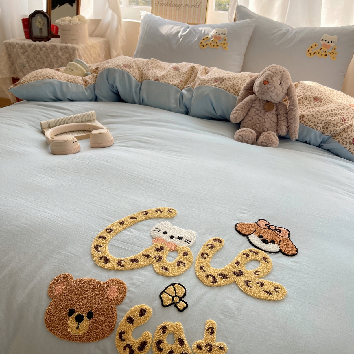 91家纺网 家纺一手货源 找家纺 凯洛奇 2026新款A类卡通豹纹毛巾绣软糯糯水洗棉四件套（提供买家秀） 豹纹萌宠