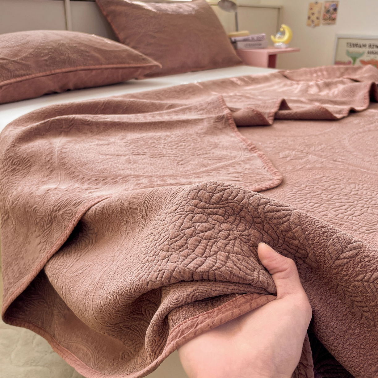 91家纺网 家纺一手货源 找家纺 源舜家纺 2026新款全棉大提花砂洗床盖三件套—花开富贵大圆满系列 圆满-豆沙粉