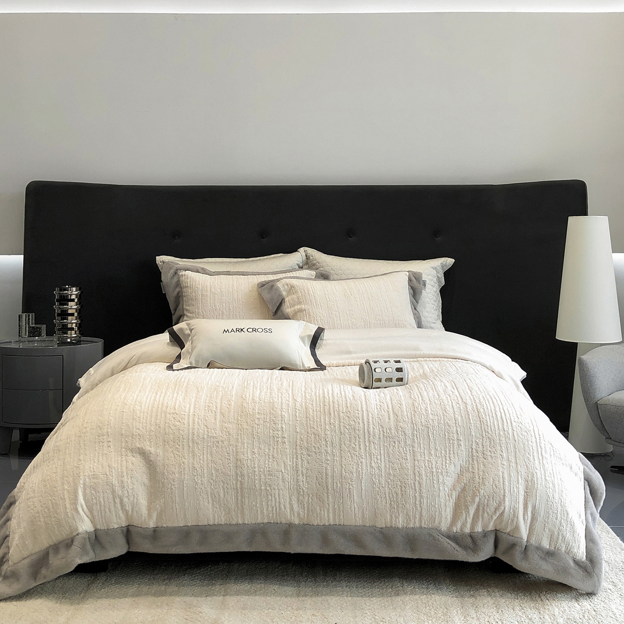 佳汐蓝家纺 2025新款高奢暖绒立体浮雕熊极绒系列四件套 融冬北极狐-羊脂白