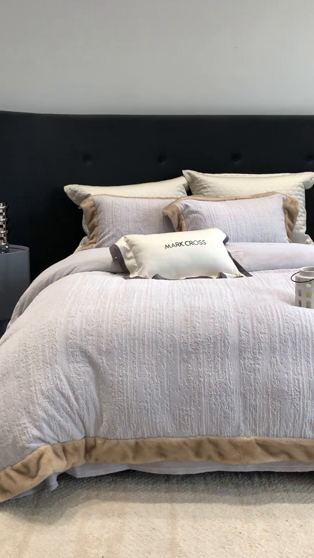 91家纺网 家纺一手货源 找家纺 （总）佳汐蓝家纺 2025新款高奢暖绒立体浮雕熊极绒系列四件套