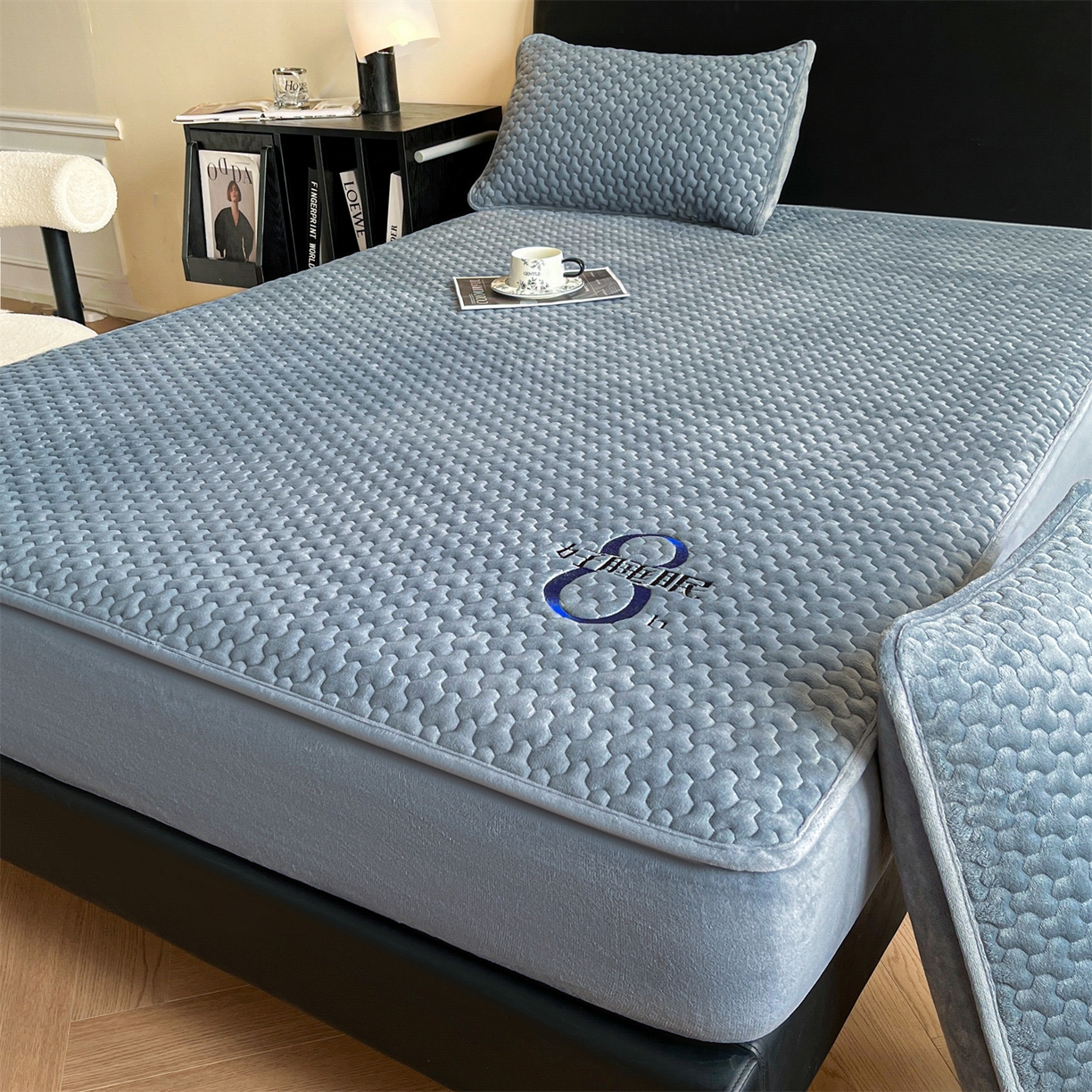 91家纺网 家纺一手货源 找家纺 居眠 2025新款绒-时安-牛奶绒夹棉床笠 绒-时安-灰