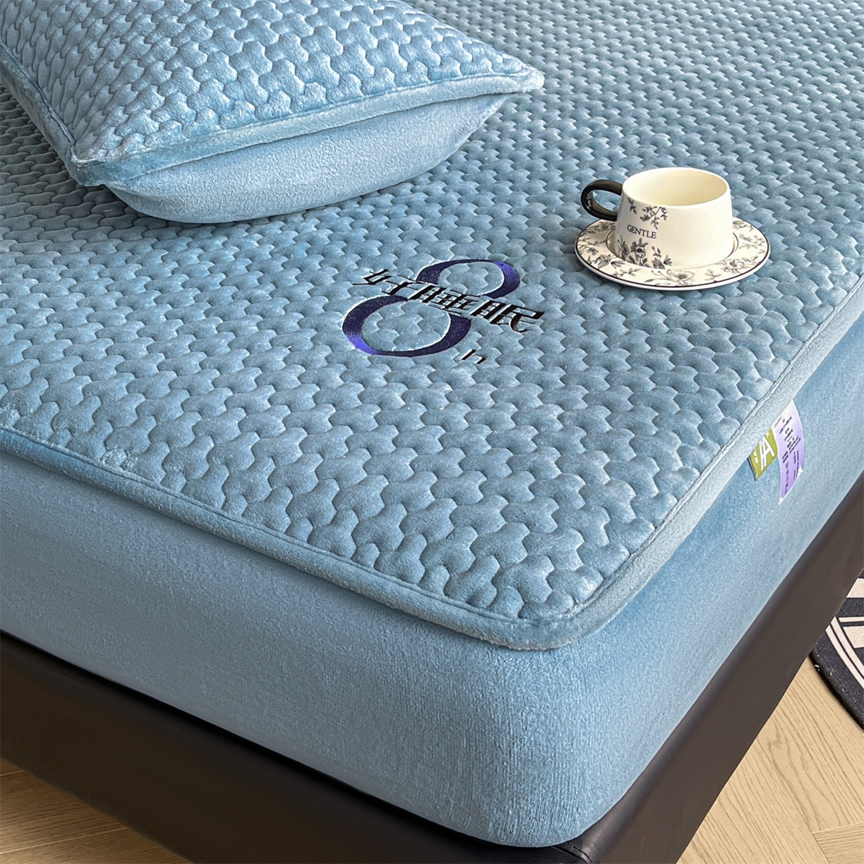 91家纺网 家纺一手货源 找家纺 居眠 2025新款绒-时安-牛奶绒夹棉床笠 绒-时安-蓝