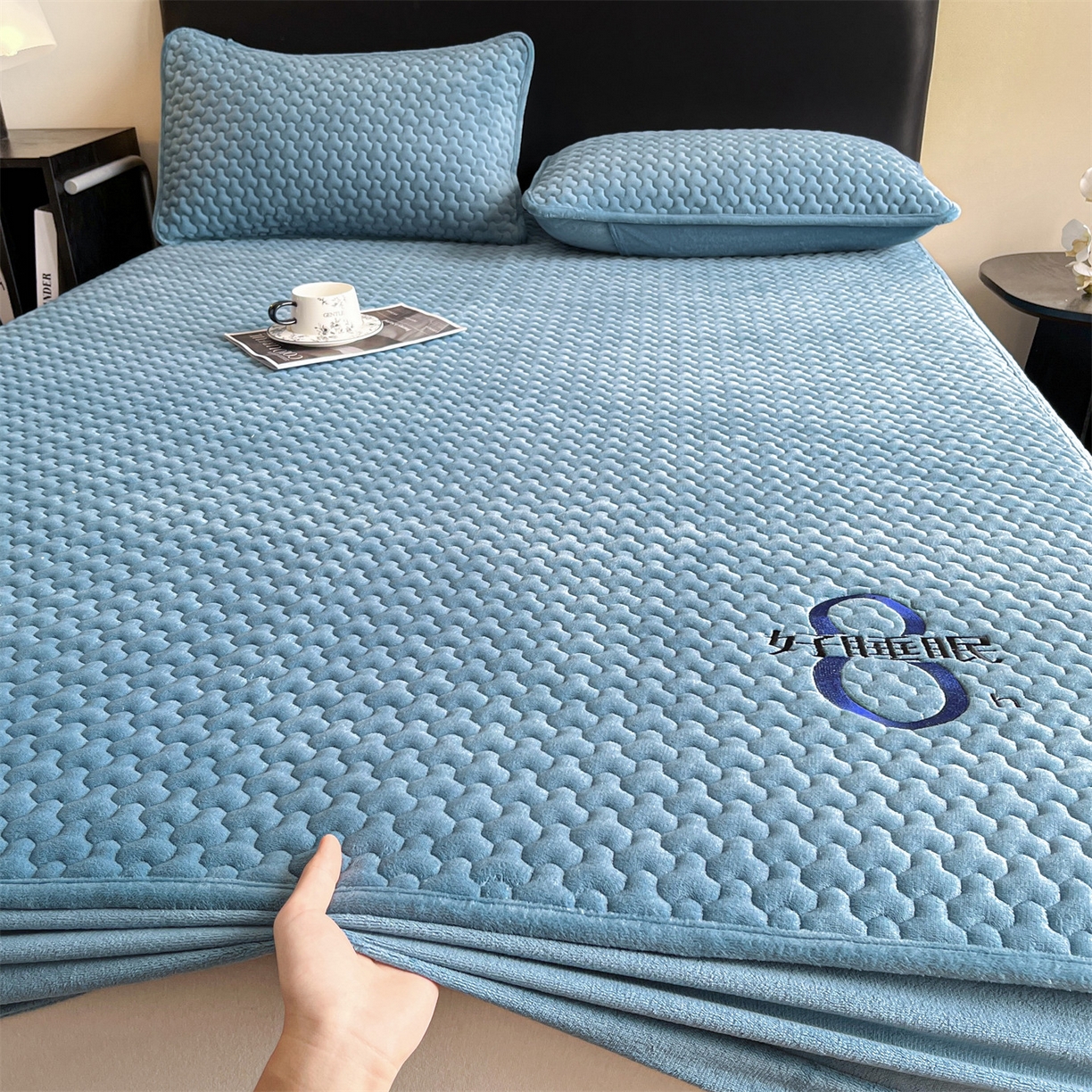 91家纺网 家纺一手货源 找家纺 居眠 2025新款绒-时安-牛奶绒夹棉床笠 绒-时安-蓝