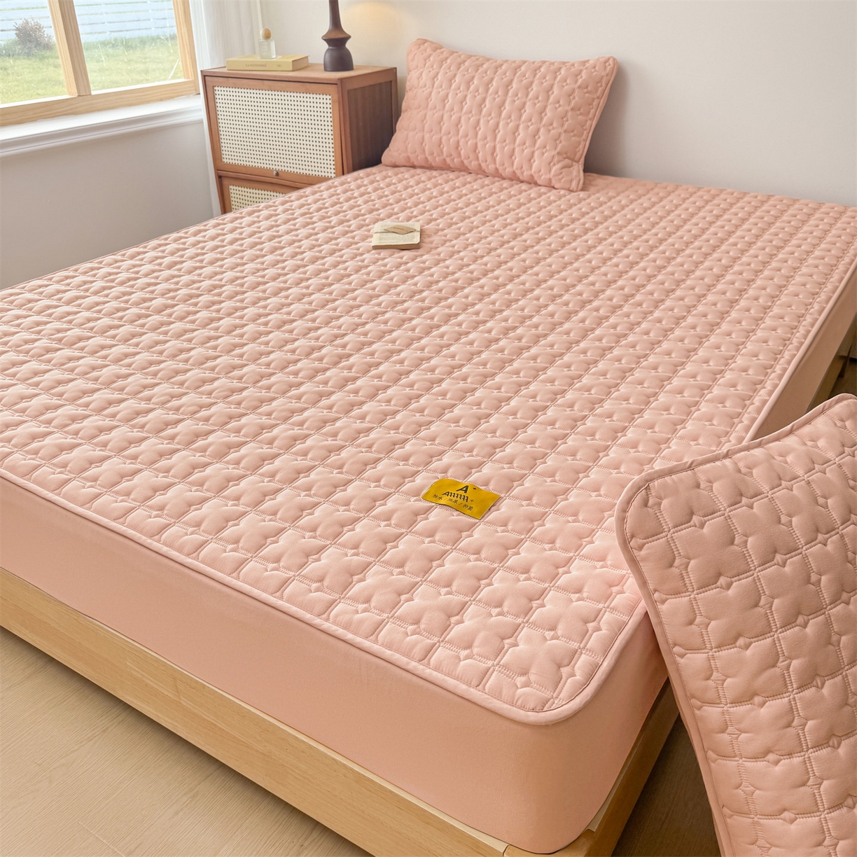 91家纺网 家纺一手货源 找家纺 居眠 2025新款星禾-防水夹棉棉花床笠 星禾-粉