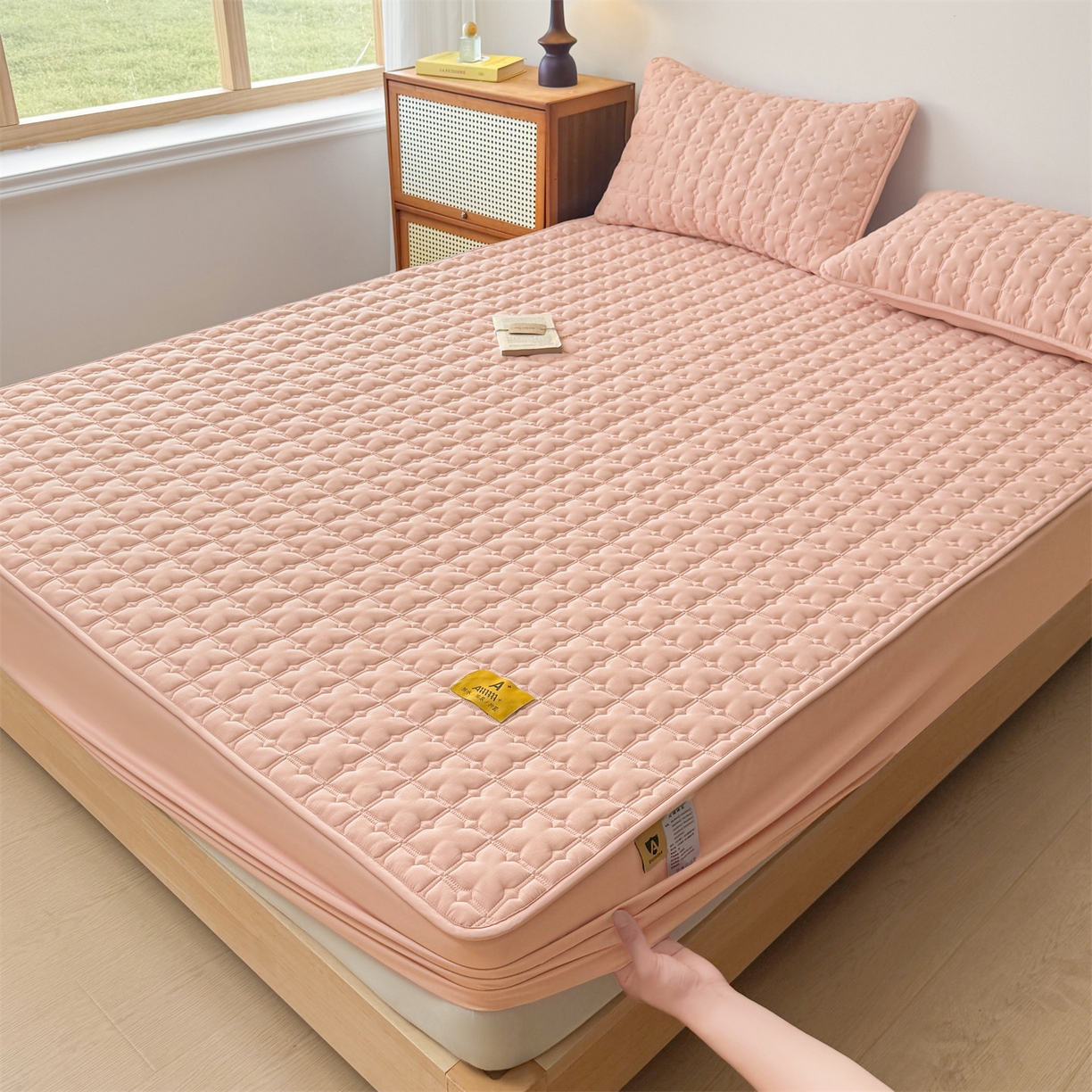 91家纺网 家纺一手货源 找家纺 居眠 2025新款星禾-防水夹棉棉花床笠 星禾-粉