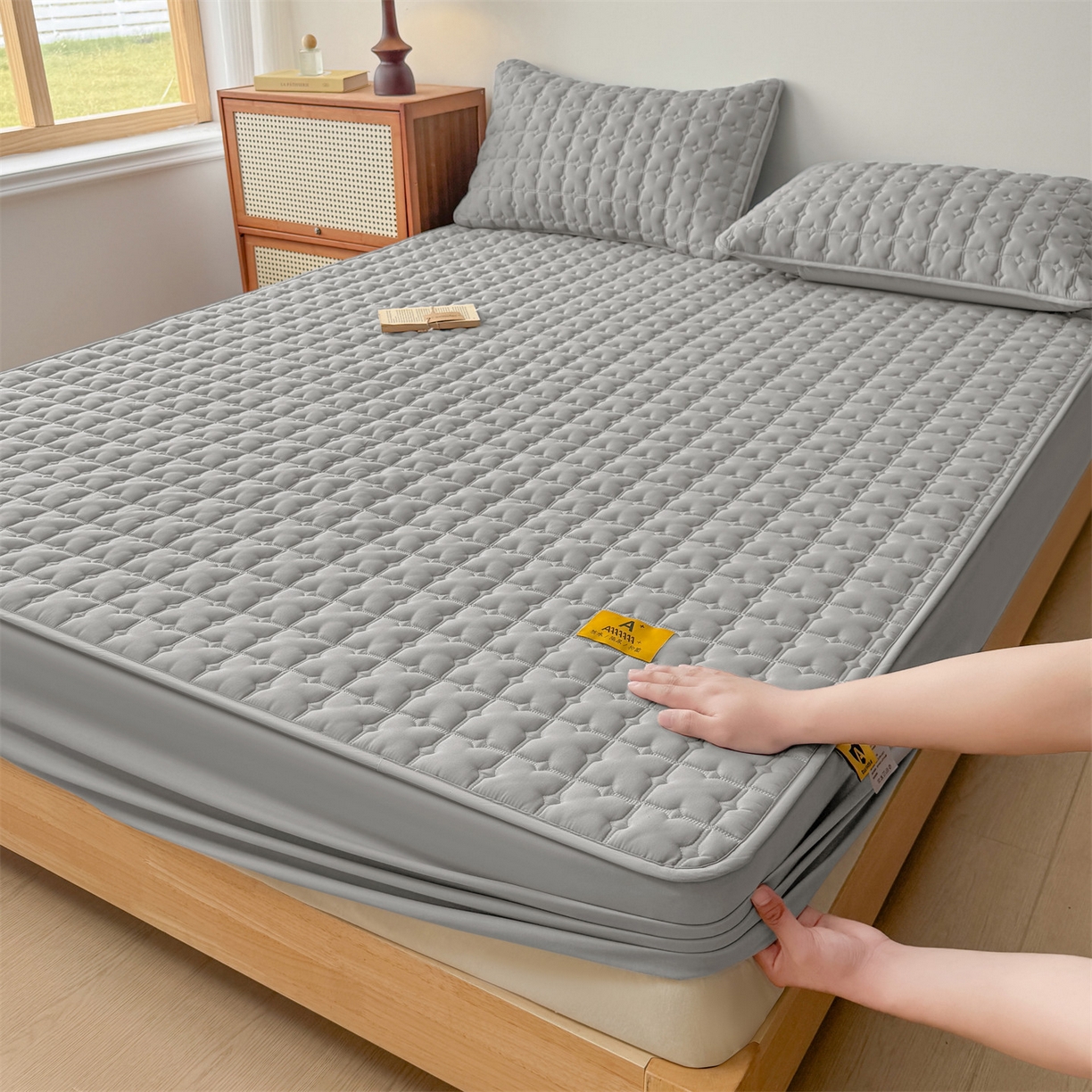 91家纺网 家纺一手货源 找家纺 居眠 2025新款星禾-防水夹棉棉花床笠 星禾-灰