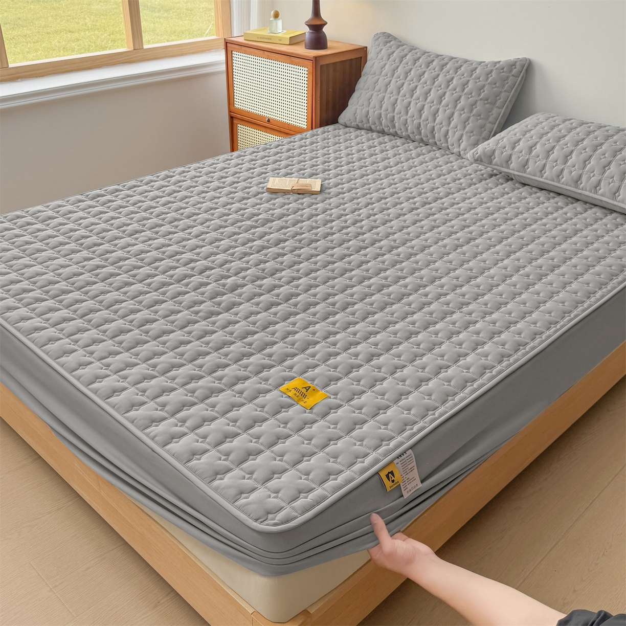 91家纺网 家纺一手货源 找家纺 居眠 2025新款星禾-防水夹棉棉花床笠 星禾-灰