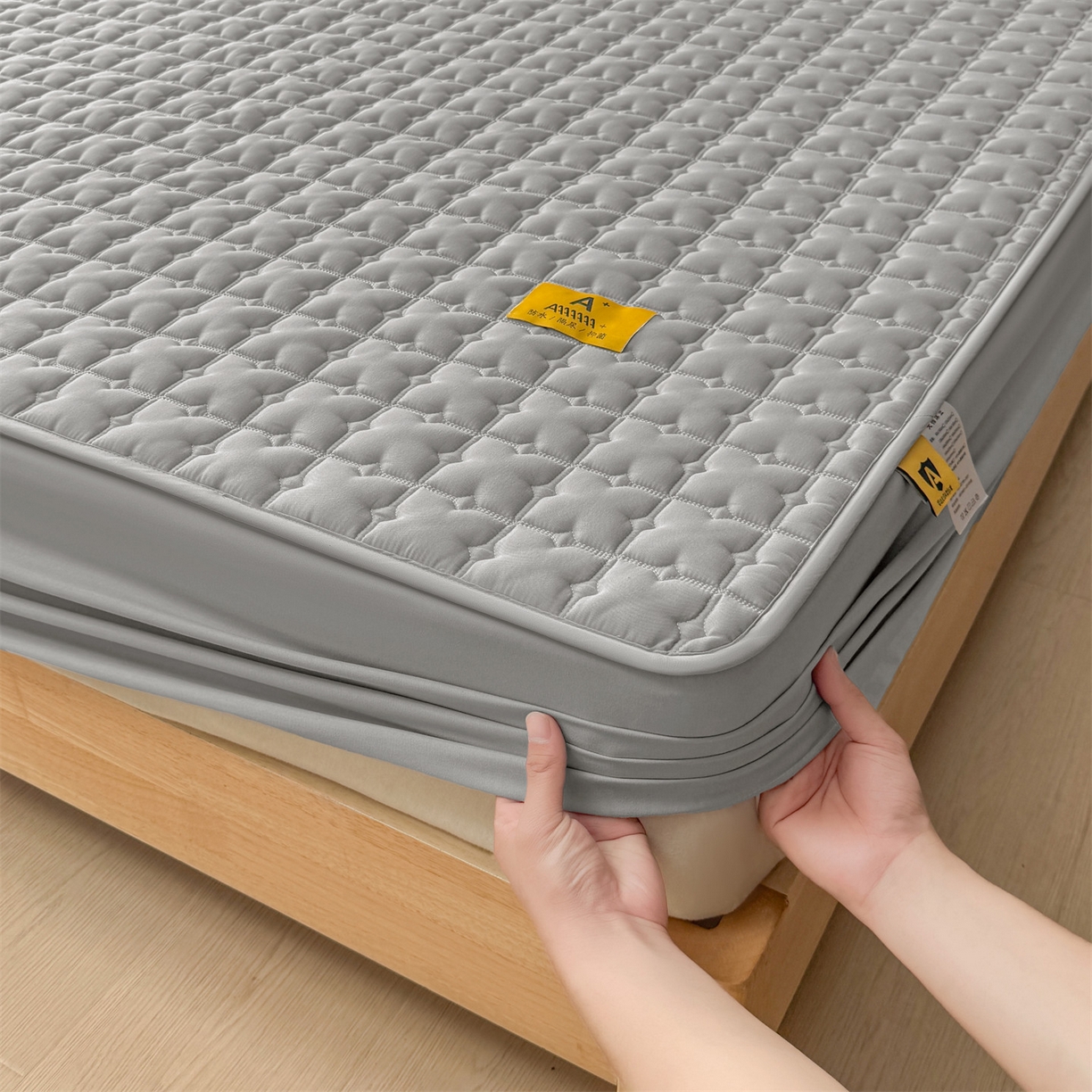 91家纺网 家纺一手货源 找家纺 居眠 2025新款星禾-防水夹棉棉花床笠 星禾-灰