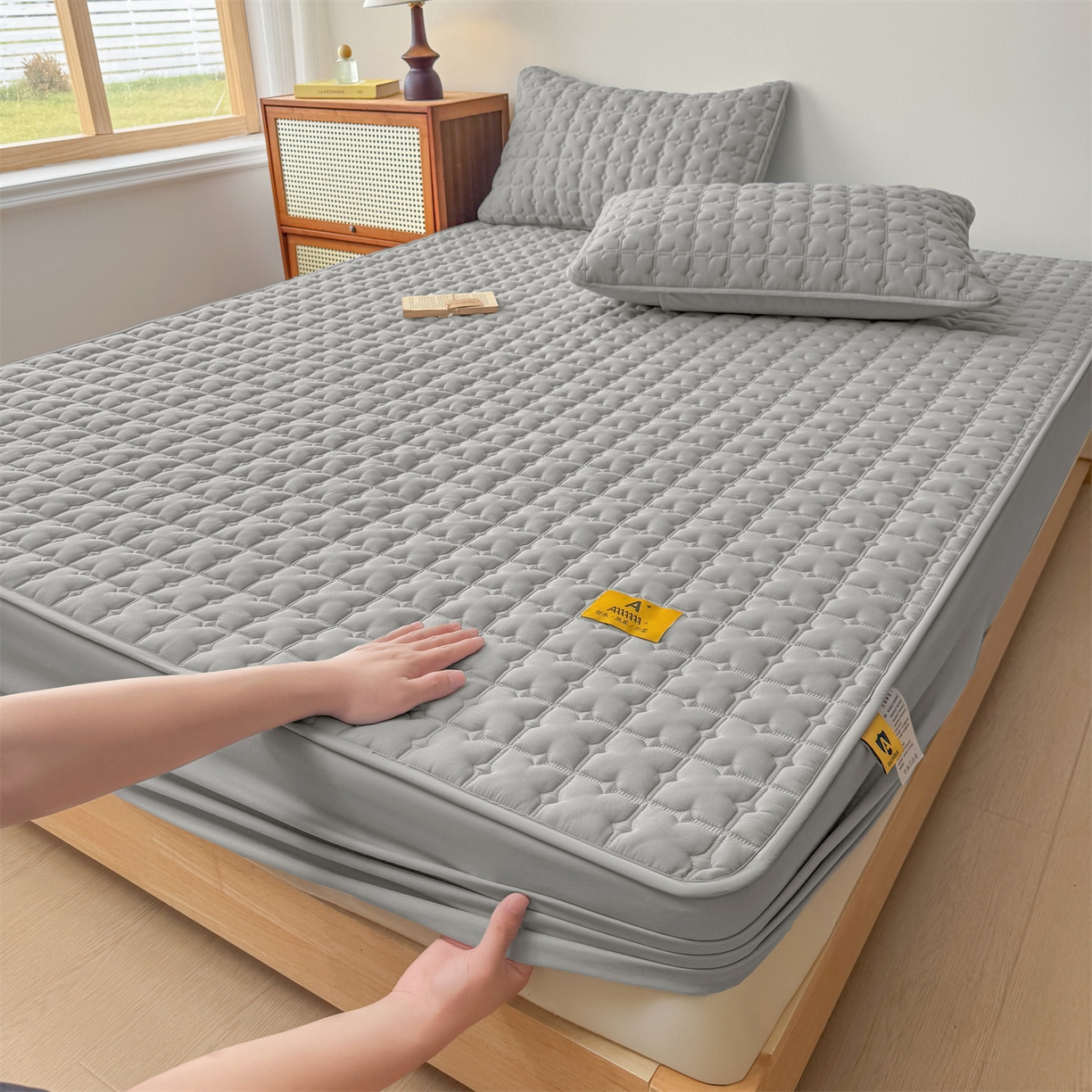 91家纺网 家纺一手货源 找家纺 居眠 2025新款星禾-防水夹棉棉花床笠 星禾-灰