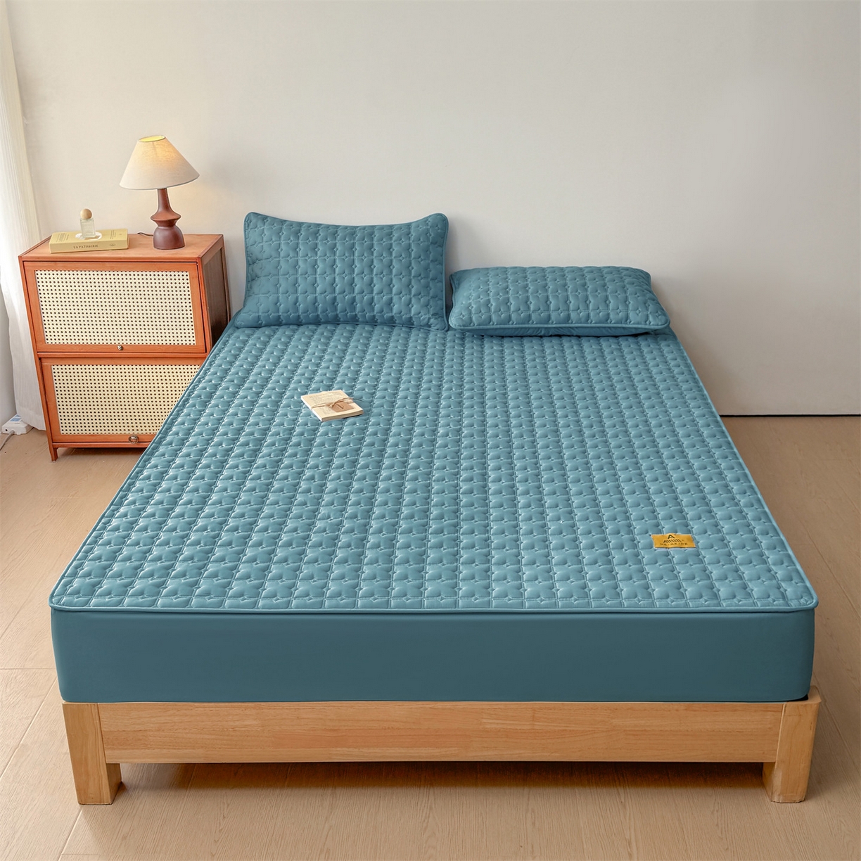 91家纺网 家纺一手货源 找家纺 居眠 2025新款星禾-防水夹棉棉花床笠 星禾-蓝