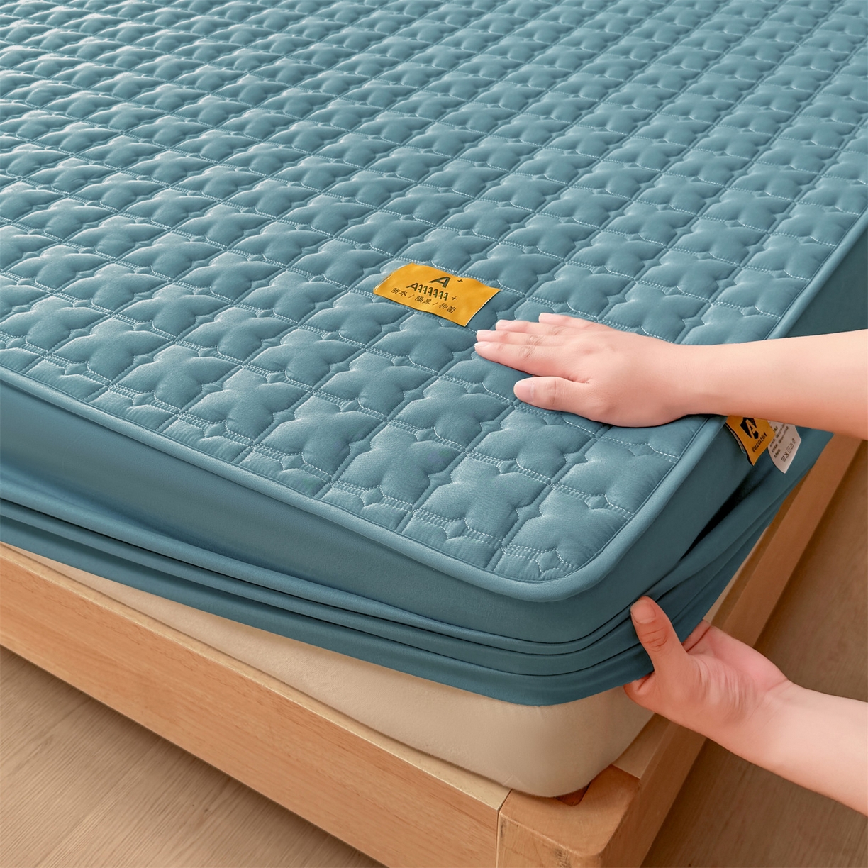 91家纺网 家纺一手货源 找家纺 居眠 2025新款星禾-防水夹棉棉花床笠 星禾-蓝