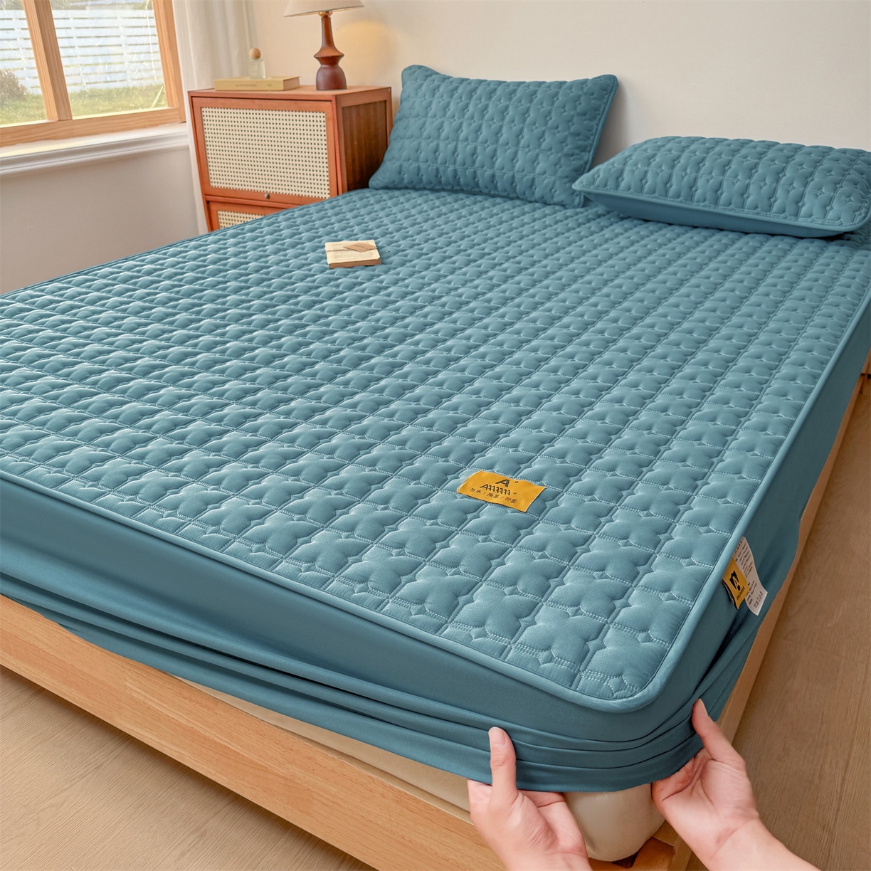 91家纺网 家纺一手货源 找家纺 居眠 2025新款星禾-防水夹棉棉花床笠 星禾-蓝