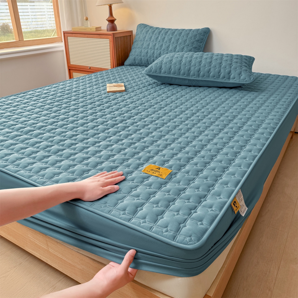 91家纺网 家纺一手货源 找家纺 居眠 2025新款星禾-防水夹棉棉花床笠 星禾-蓝