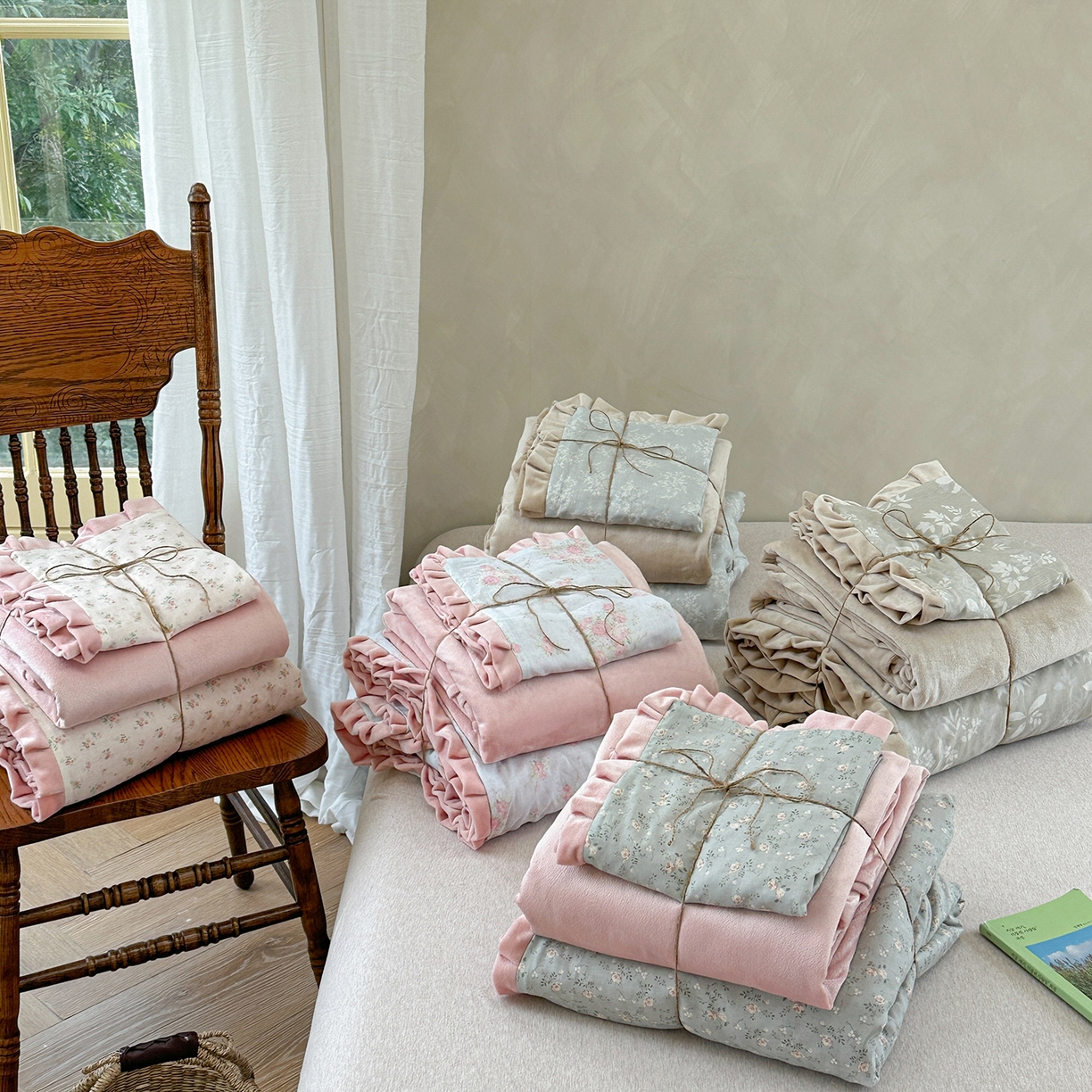 91家纺网 家纺一手货源 找家纺 麦伦家居 2025多功能床品全棉纯棉A类有氧双层纱+豆豆绒四件套荷叶边系列 组合图仅供展示不可下单