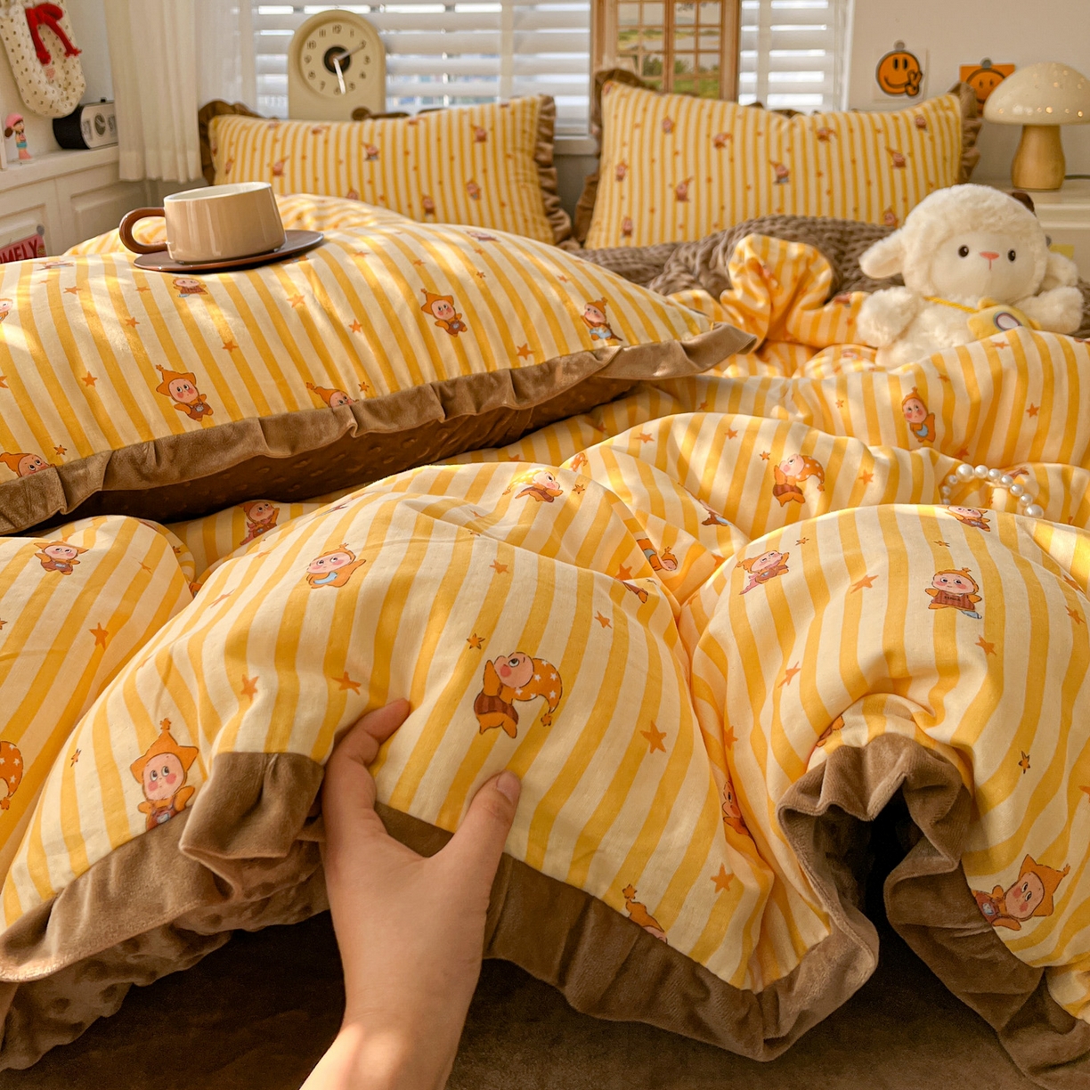 91家纺网 家纺一手货源 找家纺 麦伦家居 2025多功能床品全棉纯棉A类有氧双层纱+豆豆绒四件套荷叶边系列 星星人