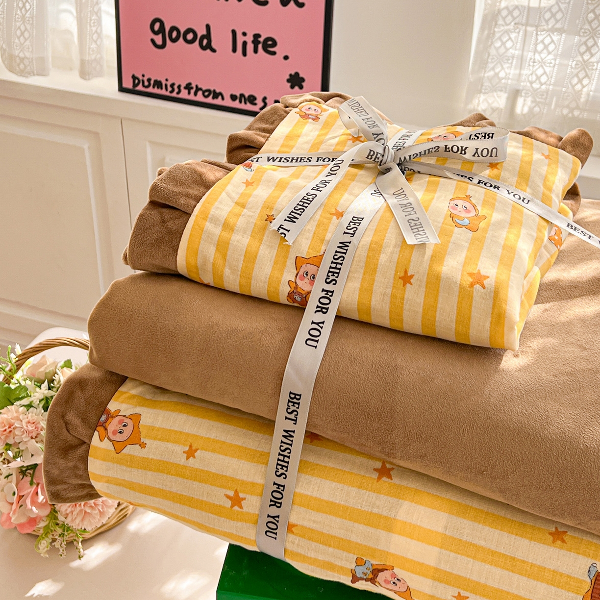 91家纺网 家纺一手货源 找家纺 麦伦家居 2025多功能床品全棉纯棉A类有氧双层纱+豆豆绒四件套荷叶边系列 星星人