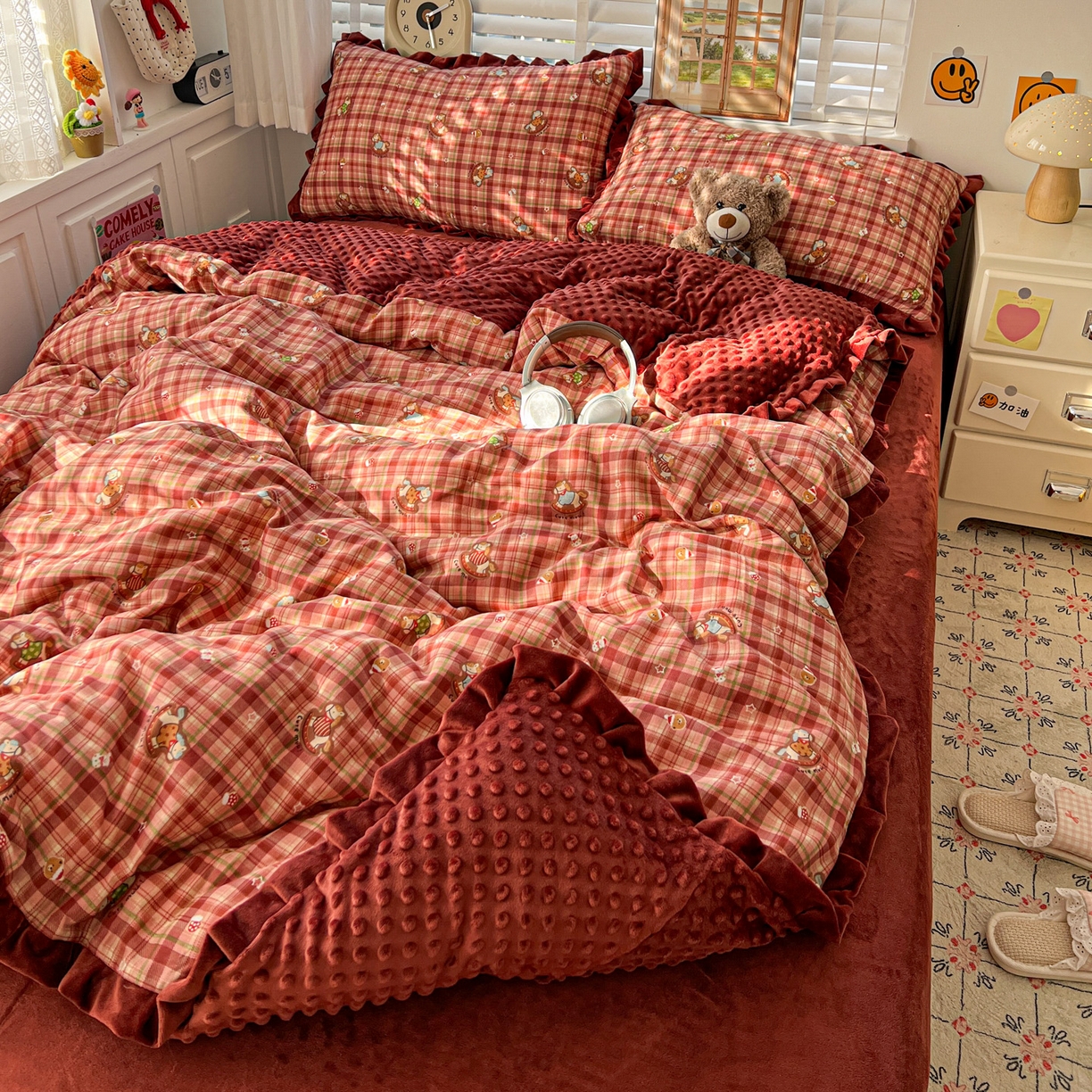 91家纺网 家纺一手货源 找家纺 麦伦家居 2025多功能床品全棉纯棉A类有氧双层纱+豆豆绒四件套荷叶边系列 童梦木马