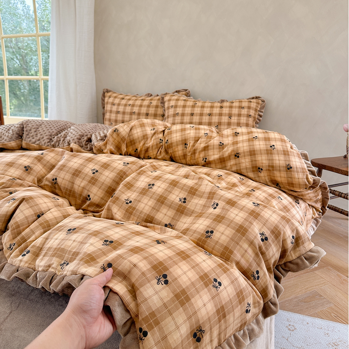 麦伦家居 2025多功能床品全棉纯棉A类有氧双层纱+豆豆绒四件套荷叶边系列 糖炒栗子