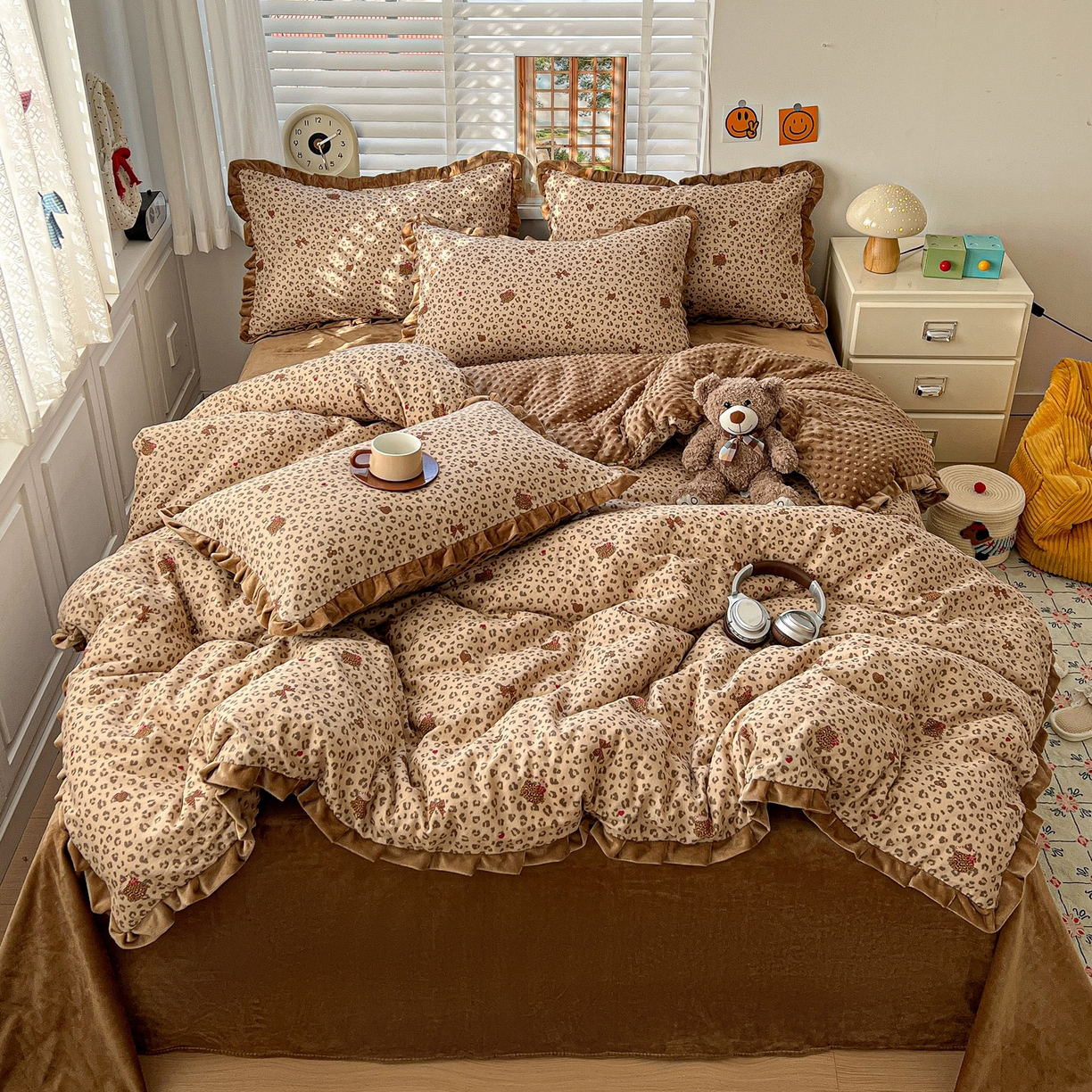 91家纺网 家纺一手货源 找家纺 麦伦家居 2025多功能床品全棉纯棉A类有氧双层纱+豆豆绒四件套荷叶边系列 豹纹猫咪