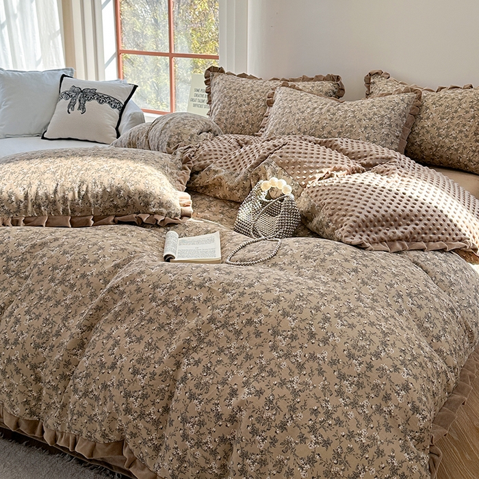91家纺网 家纺一手货源 找家纺 麦伦家居 2025多功能床品全棉纯棉A类有氧双层纱+豆豆绒四件套荷叶边系列 晚秋