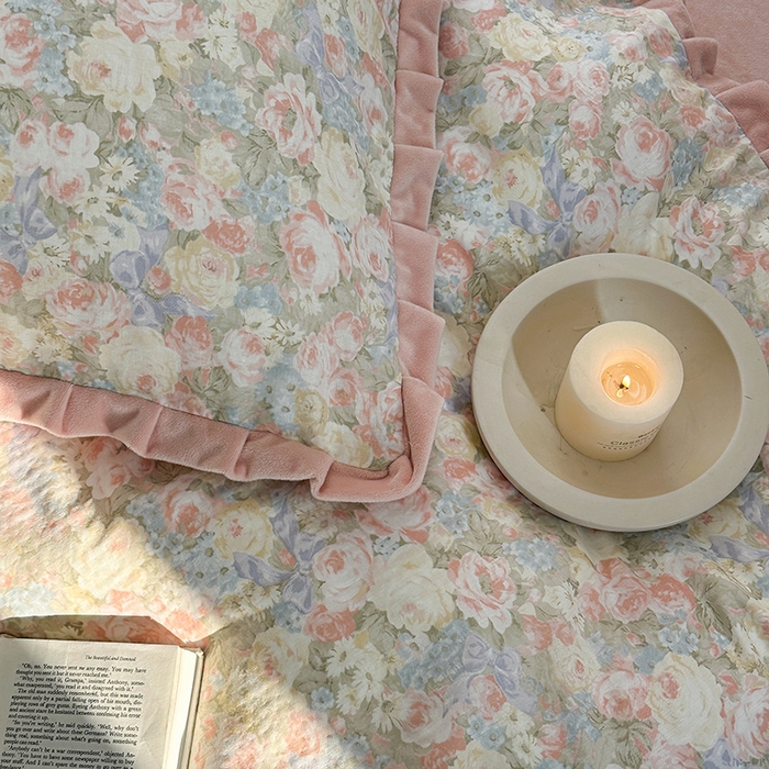 91家纺网 家纺一手货源 找家纺 麦伦家居 2025多功能床品全棉纯棉A类有氧双层纱+豆豆绒四件套荷叶边系列 莫奈花园