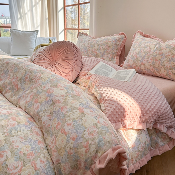 91家纺网 家纺一手货源 找家纺 麦伦家居 2025多功能床品全棉纯棉A类有氧双层纱+豆豆绒四件套荷叶边系列 莫奈花园