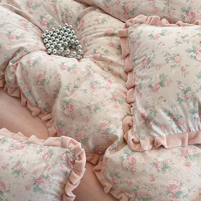 91家纺网 家纺一手货源 找家纺 麦伦家居 2025多功能床品全棉纯棉A类有氧双层纱+豆豆绒四件套荷叶边系列 蒂芙尼-粉