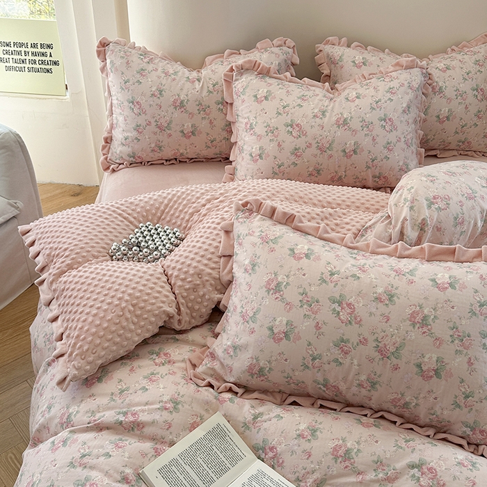 91家纺网 家纺一手货源 找家纺 麦伦家居 2025多功能床品全棉纯棉A类有氧双层纱+豆豆绒四件套荷叶边系列 蒂芙尼-粉