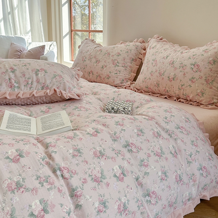 91家纺网 家纺一手货源 找家纺 麦伦家居 2025多功能床品全棉纯棉A类有氧双层纱+豆豆绒四件套荷叶边系列 蒂芙尼-粉