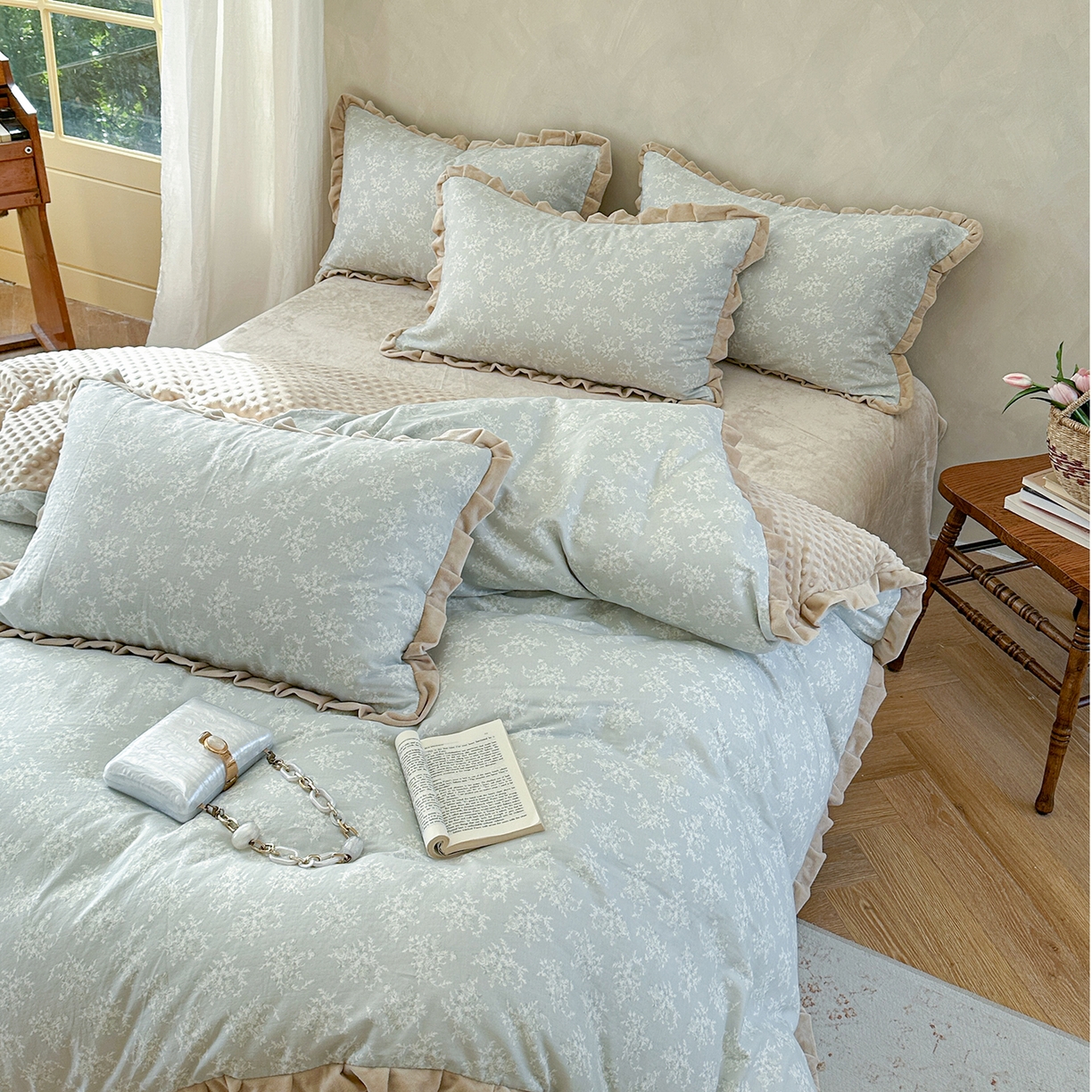 91家纺网 家纺一手货源 找家纺 麦伦家居 2025多功能床品全棉纯棉A类有氧双层纱+豆豆绒四件套荷叶边系列 青芜