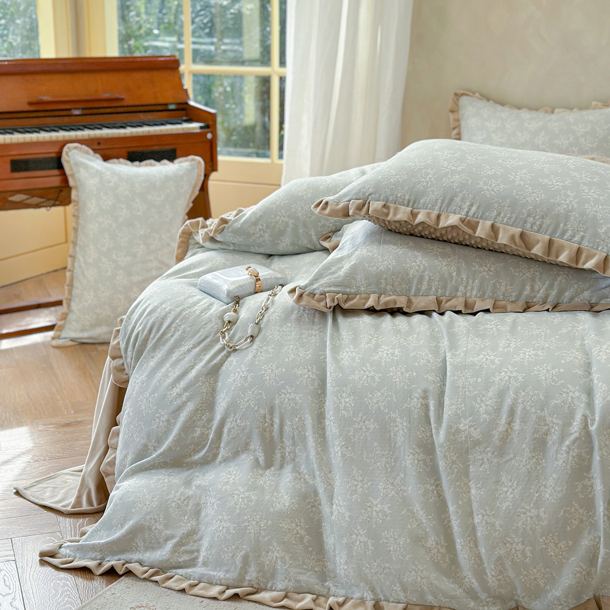 91家纺网 家纺一手货源 找家纺 麦伦家居 2025多功能床品全棉纯棉A类有氧双层纱+豆豆绒四件套荷叶边系列 青芜