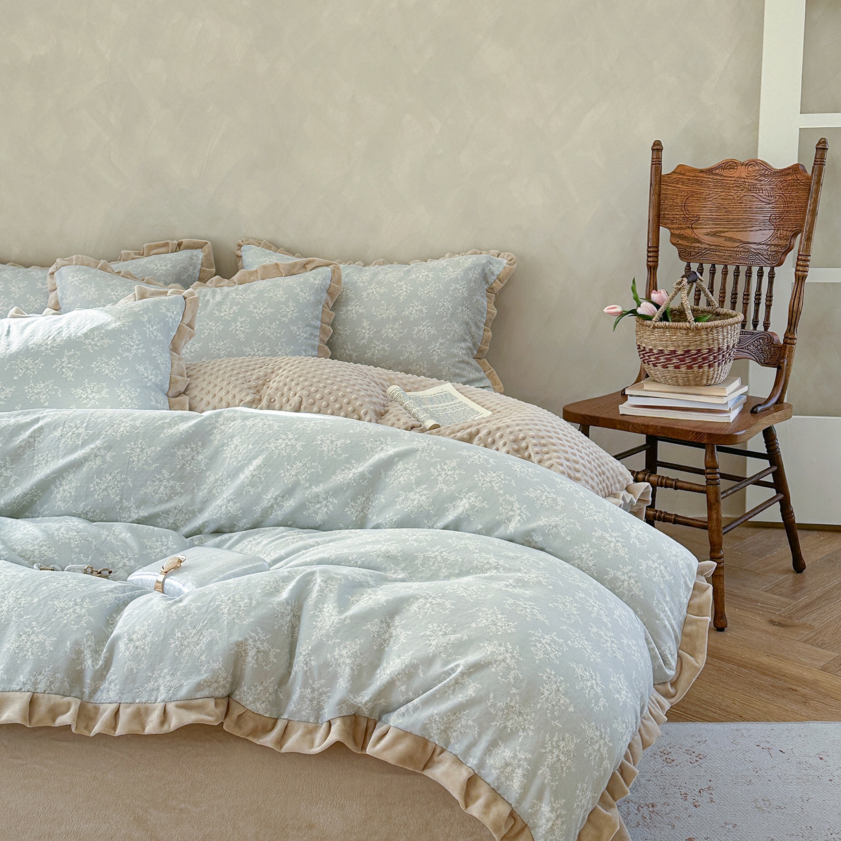 91家纺网 家纺一手货源 找家纺 麦伦家居 2025多功能床品全棉纯棉A类有氧双层纱+豆豆绒四件套荷叶边系列 青芜