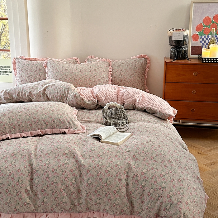 91家纺网 家纺一手货源 找家纺 麦伦家居 2025多功能床品全棉纯棉A类有氧双层纱+豆豆绒四件套荷叶边系列 花样年华