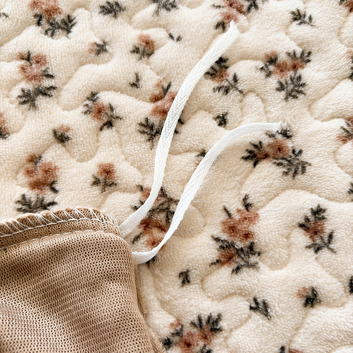 91家纺网 家纺一手货源 找家纺 铠畅家纺 2025新款牛奶绒夹棉床盖床裙四件套宝贝兔 