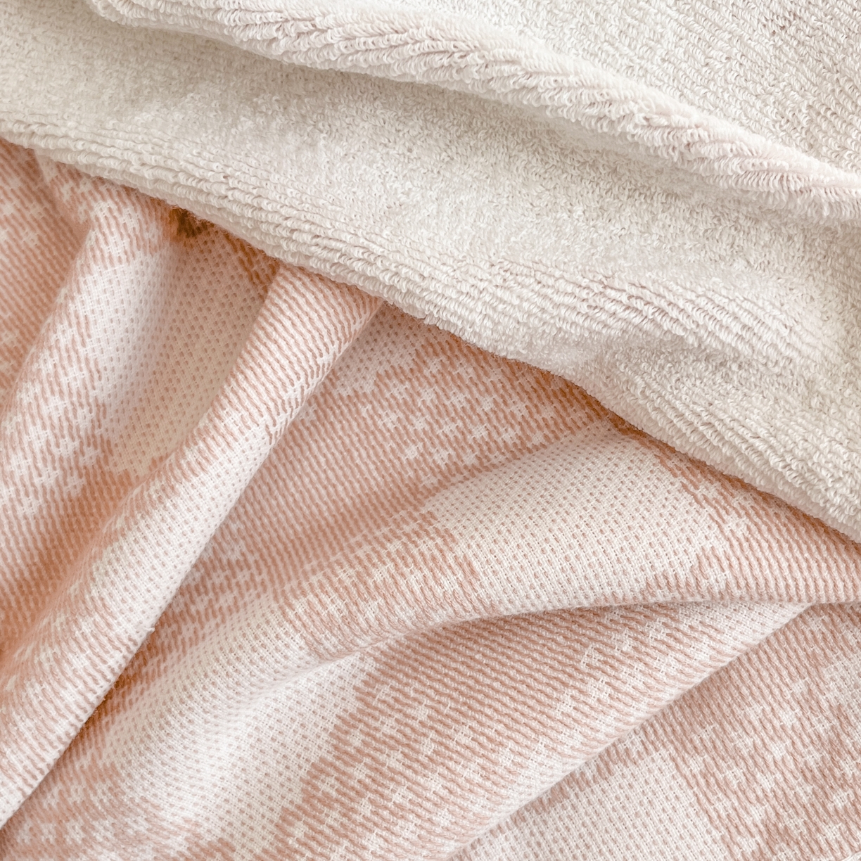 91家纺网 家纺一手货源 找家纺 美宜家 2025新品全棉枕巾简约无印双人单人织边里外棉枕巾 念想-粉 48*74cm一对