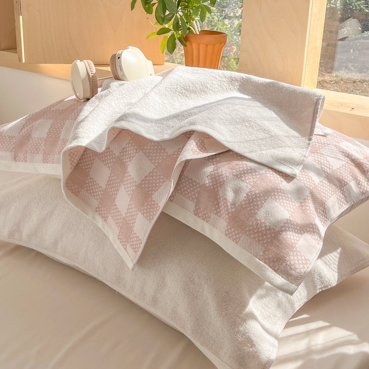 91家纺网 家纺一手货源 找家纺 美宜家 2025新品全棉枕巾简约无印双人单人织边里外棉枕巾 念想-粉 48*74cm一只