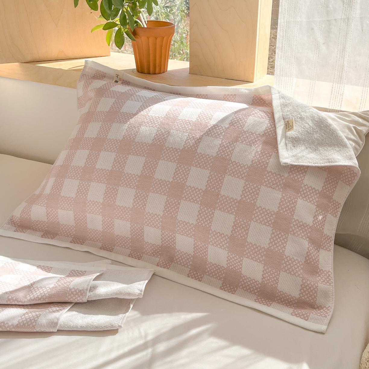 91家纺网 家纺一手货源 找家纺 美宜家 2025新品全棉枕巾简约无印双人单人织边里外棉枕巾 念想-粉 48*74cm一只