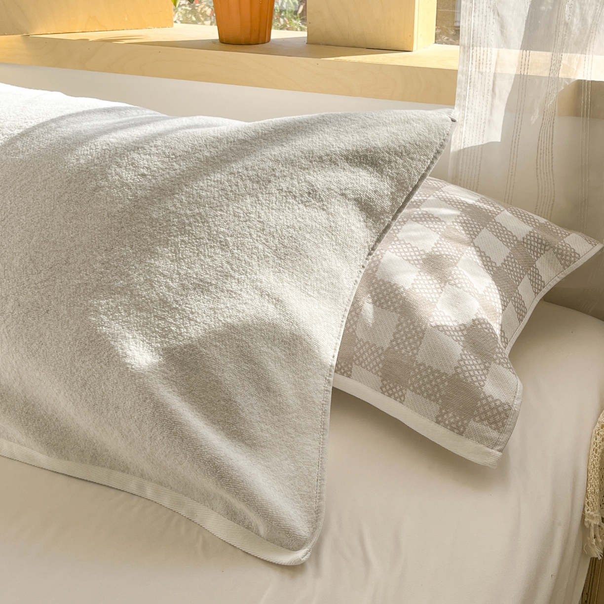 91家纺网 家纺一手货源 找家纺 美宜家 2025新品全棉枕巾简约无印双人单人织边里外棉枕巾 念想-灰 48*74cm一对