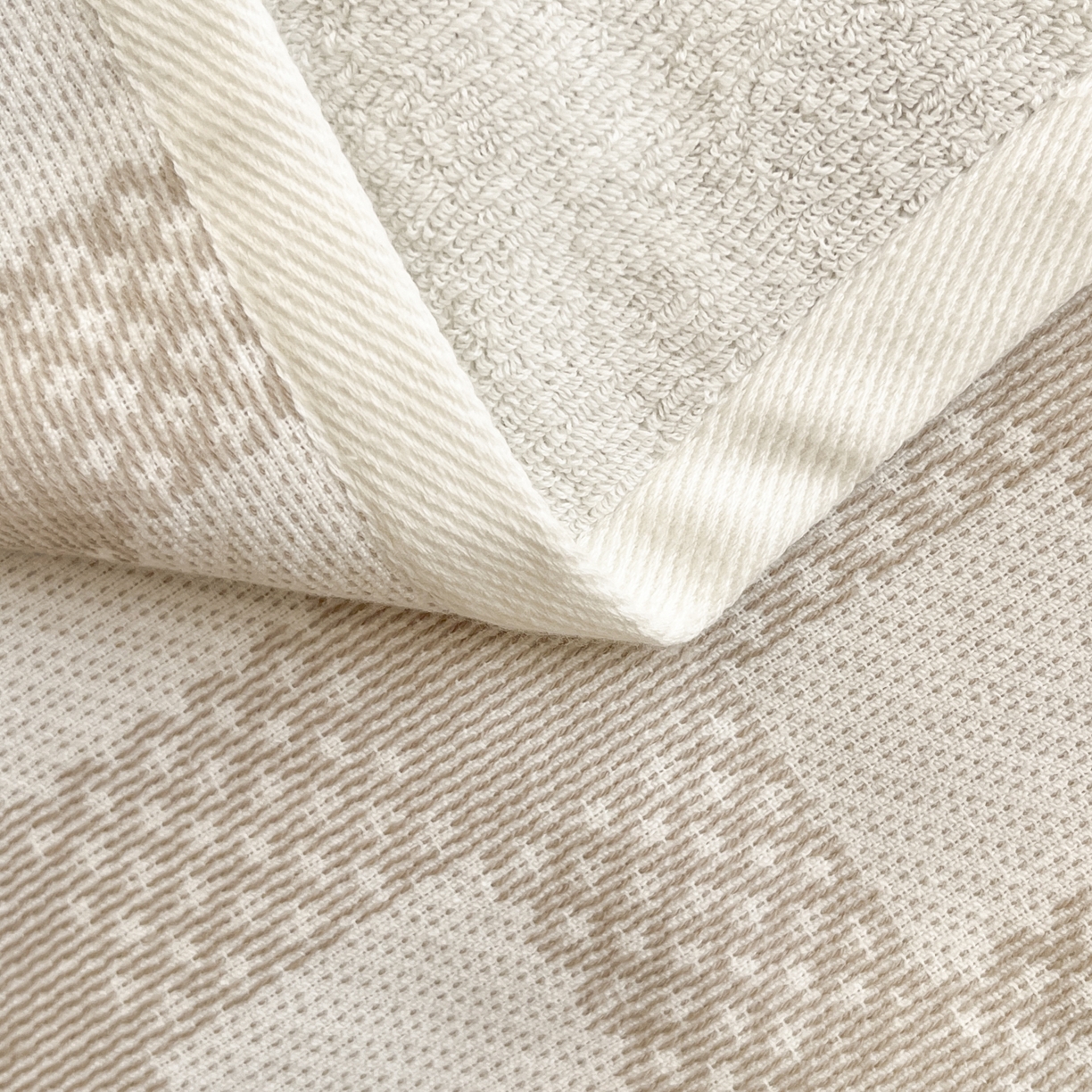 91家纺网 家纺一手货源 找家纺 美宜家 2025新品全棉枕巾简约无印双人单人织边里外棉枕巾 念想-灰 48*74cm一对