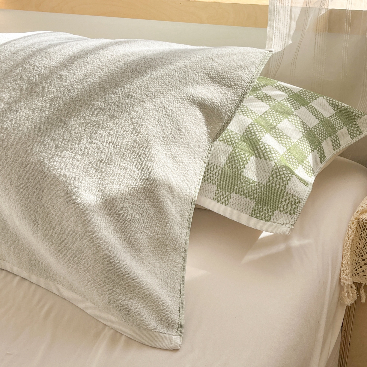 91家纺网 家纺一手货源 找家纺 美宜家 2025新品全棉枕巾简约无印双人单人织边里外棉枕巾 念想-绿 48*74cm一对