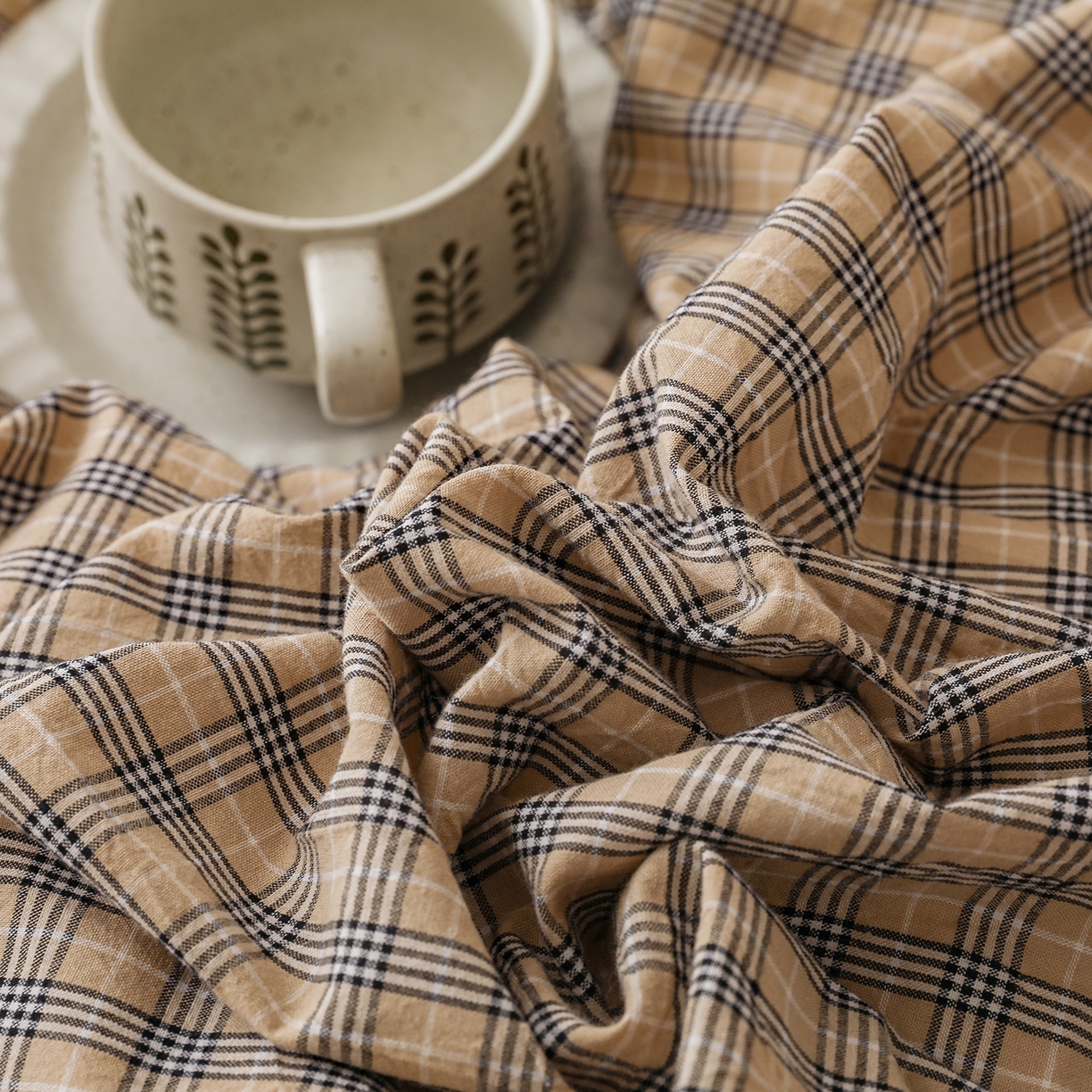 91家纺网 家纺一手货源 找家纺 （总）依蔓羽 2026年新款A类全棉色织水洗棉夹棉绗缝床裙四件套米朵【专注面料品质和做工】 100%全棉精梳紧密纺色织水洗棉面料，柔软舒适，退货率低(并非市面上粗糙气流纺面料)