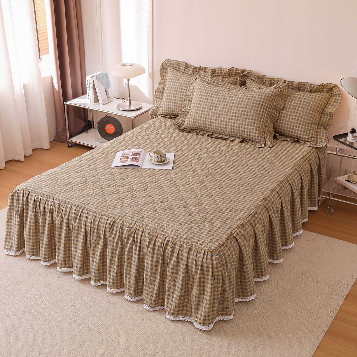 91家纺网 家纺一手货源 找家纺 （总）依蔓羽 2026年新款A类全棉色织水洗棉夹棉绗缝床裙四件套米朵【专注面料品质和做工】 100%全棉精梳紧密纺色织水洗棉面料，柔软舒适，退货率低(并非市面上粗糙气流纺面料)