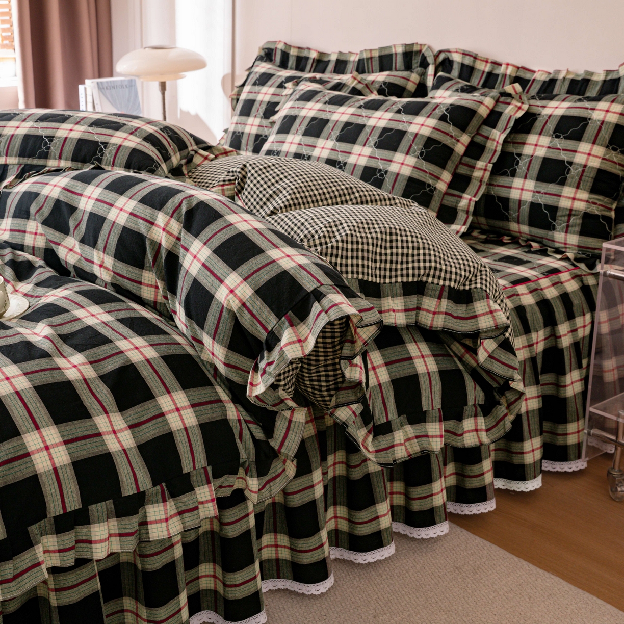 91家纺网 家纺一手货源 找家纺 （总）依蔓羽 2026年新款A类全棉色织水洗棉夹棉绗缝床裙四件套米朵【专注面料品质和做工】 100%全棉精梳紧密纺色织水洗棉面料，柔软舒适，退货率低(并非市面上粗糙气流纺面料)